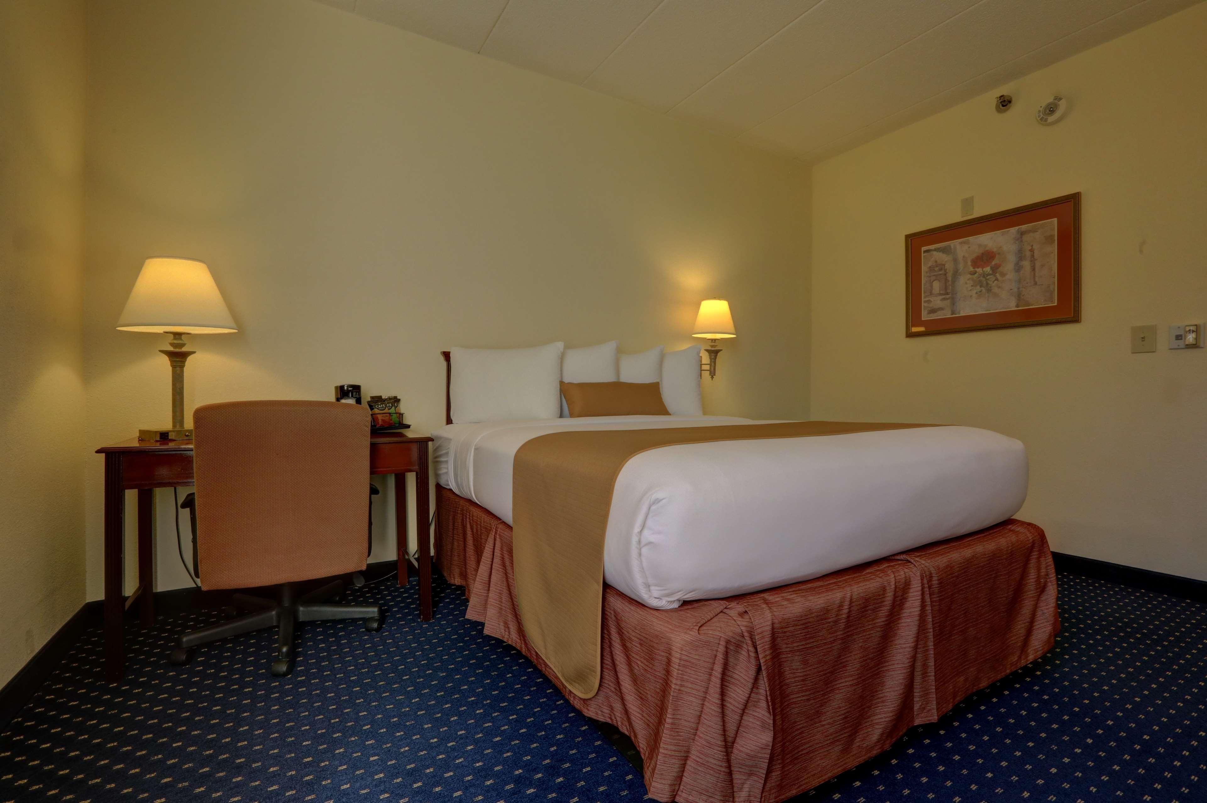 Best Western Plus North Odessa Inn & Suites Exterior photo